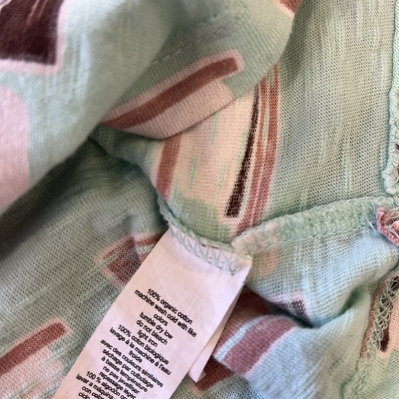 Monica + Andy mint marshmallow s’mores sleeveless top tank top unisex - Picture 5 of 6